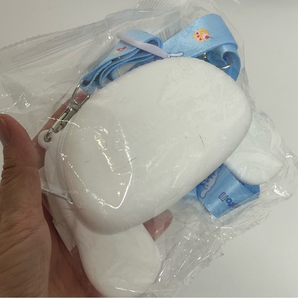 Cinnamaroll Rubber Coin Purse with Shoulder Strap - Picture 5 of 8